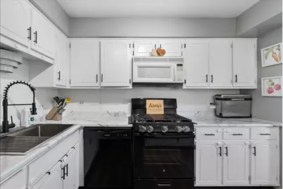 10704 Kilpatrick Avenue #3B, Oak Lawn, IL 60453 - Photo 9