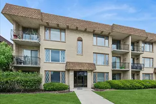 10704 Kilpatrick Ave, Oak Lawn, IL 60453 - Photo 1