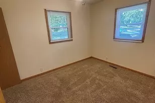 300 Hillcrest Ave, Rochelle, IL 61068 - Photo 7