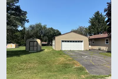 300 Hillcrest Avenue, Rochelle, IL 61068 - Photo 11