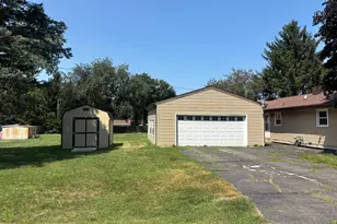 300 Hillcrest Ave, Rochelle, IL 61068 - Photo 11