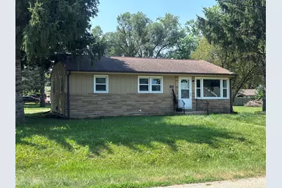 300 Hillcrest Avenue, Rochelle, IL 61068 - Photo 1