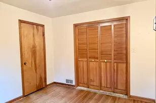 1021 7th St, Peru, IL 61354 - Photo 13