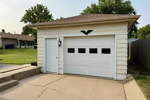 1021 7th St, Peru, IL 61354 - Photo 21