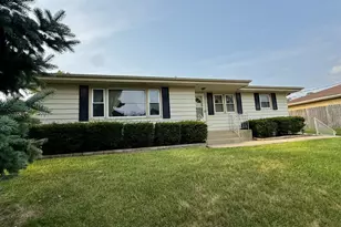1021 7th St, Peru, IL 61354 - Photo 19
