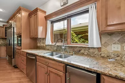 610 W Lonnquist Boulevard, Mount Prospect, IL 60056 - Photo 11