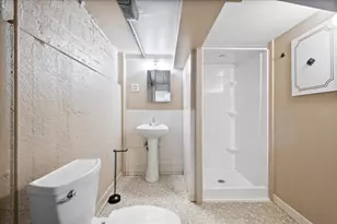 6939 N Francisco Ave, Chicago, IL 60645 - Photo 15