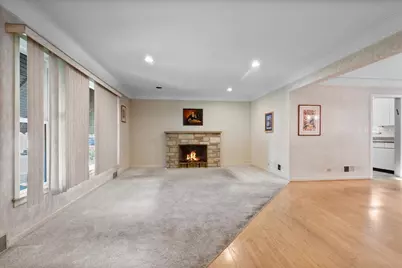 6939 N Francisco Avenue, Chicago, IL 60645 - Photo 3