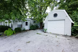 5187 E Center St, Bourbonnais, IL 60914 - Photo 3