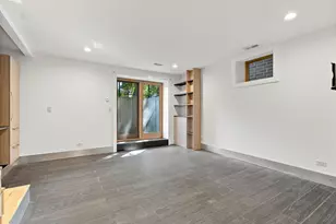 2334 W Medill Ave, Chicago, IL 60647 - Photo 9