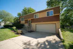 1302 Oxford Ln, Wheaton, IL 60189 - Photo 1