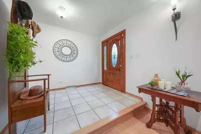 5N625 Santa Fe Trail, Bloomingdale, IL 60108 - Photo 5