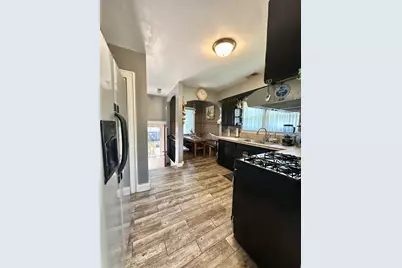 85 Wilcox Avenue, Elgin, IL 60123 - Photo 5