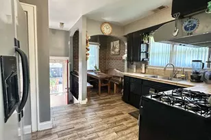 85 Wilcox Ave, Elgin, IL 60123 - Photo 5