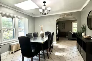 85 Wilcox Ave, Elgin, IL 60123 - Photo 9