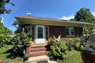 85 Wilcox Ave, Elgin, IL 60123 - Photo 1