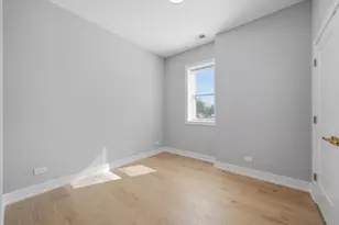 2442 W Wilson Ave, Chicago, IL 60625 - Photo 13