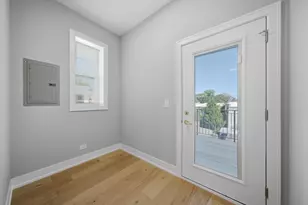 2442 W Wilson Ave, Chicago, IL 60625 - Photo 15