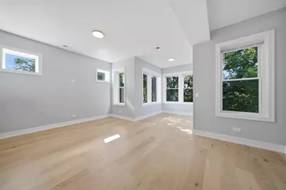 2442 W Wilson Avenue #3, Chicago, IL 60625 - Photo 3