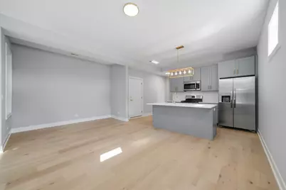 2442 W Wilson Avenue #3, Chicago, IL 60625 - Photo 5