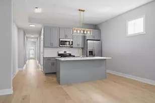 2442 W Wilson Ave, Chicago, IL 60625 - Photo 7