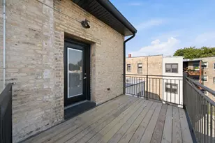 2442 W Wilson Ave, Chicago, IL 60625 - Photo 19