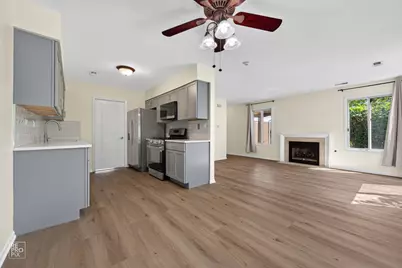 7922 Knottingham Circle #B, Darien, IL 60561 - Photo 3