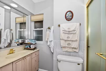 6815 N Tripp Avenue, Lincolnwood, IL 60712 - Photo 11