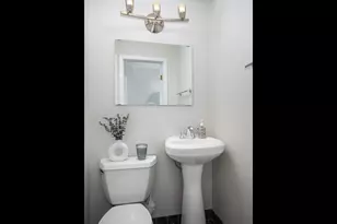 2121 N Lincoln Ave, Chicago, IL 60614 - Photo 17