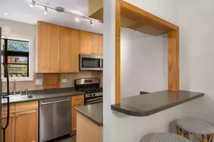 2121 N Lincoln Ave, Chicago, IL 60614 - Photo 13