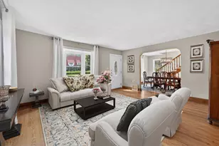 433 S Euclid Ave, Villa Park, IL 60181 - Photo 3