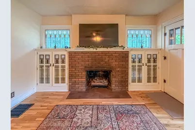 918 W Washington Street, Champaign, IL 61821 - Photo 7
