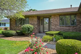 310 Wintree Ln, New Lenox, IL 60451 - Photo 3
