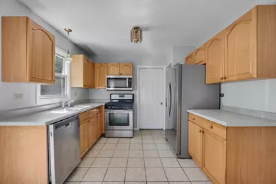 8189 Carlisle Drive, Hanover Park, IL 60133 - Photo 7