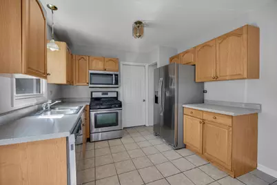 8189 Carlisle Drive, Hanover Park, IL 60133 - Photo 9