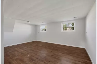 8189 Carlisle Drive, Hanover Park, IL 60133 - Photo 17