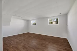 8189 Carlisle Dr, Hanover Park, IL 60133 - Photo 17