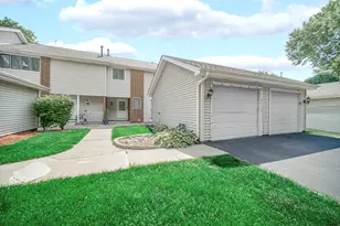 5S027 Pebble Beach Ct, Naperville, IL 60563 - Photo 1