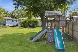 1109 Wicker St, Woodstock, IL 60098 - Photo 23
