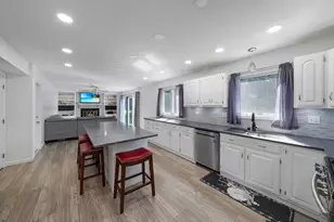 565 Liberty Ave, South Elgin, IL 60177 - Photo 5