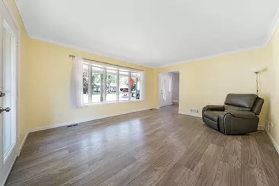 565 Liberty Avenue, South Elgin, IL 60177 - Photo 3