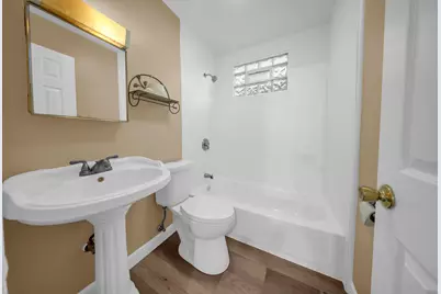 870 Taylor Avenue, Aurora, IL 60506 - Photo 7
