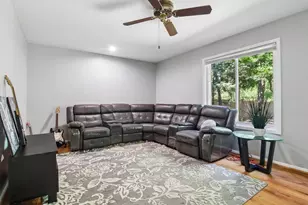 1025 Longford Dr, Westmont, IL 60559 - Photo 21