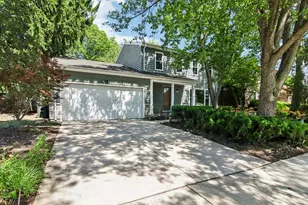 1025 Longford Dr, Westmont, IL 60559 - Photo 3