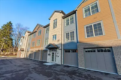 319 S Glendale Avenue #303, Barrington, IL 60010 - Photo 1