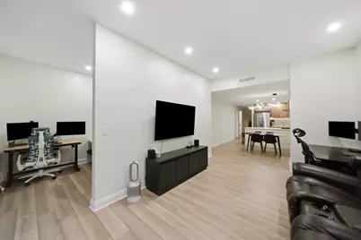 680 N Lake Shore Drive #913, Chicago, IL 60611 - Photo 9
