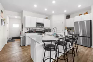 897 Plateau Dr, Pingree Grove, IL 60140 - Photo 5