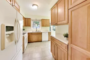 3278 N Carriageway Dr, Arlington Heights, IL 60004 - Photo 9