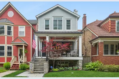 2109 W Sunnyside Avenue, Chicago, IL 60625 - Photo 1