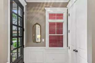 2109 W Sunnyside Ave, Chicago, IL 60625 - Photo 9